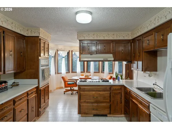 $549,900 | 1650 Northwest Springhill Drive, Albany, OR 97321