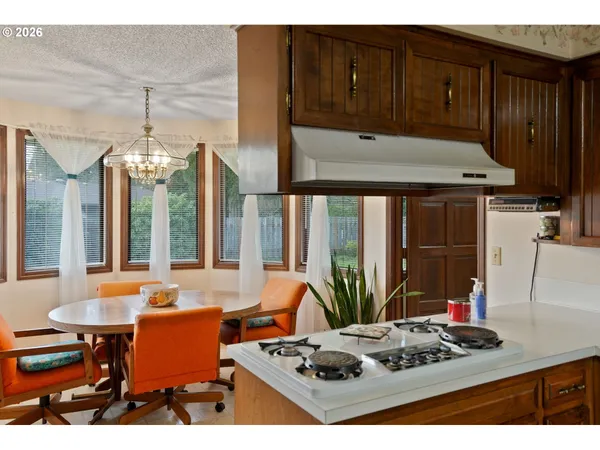 $549,900 | 1650 Northwest Springhill Drive, Albany, OR 97321