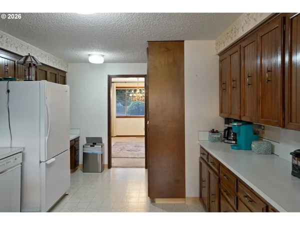 $549,900 | 1650 Northwest Springhill Drive, Albany, OR 97321
