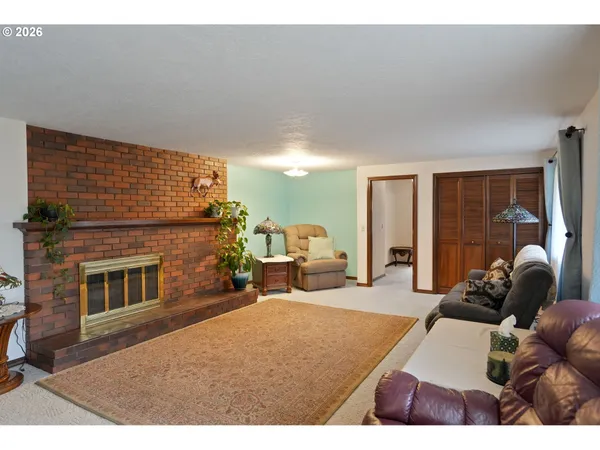 $549,900 | 1650 Northwest Springhill Drive, Albany, OR 97321