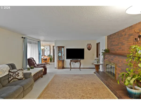 $549,900 | 1650 Northwest Springhill Drive, Albany, OR 97321