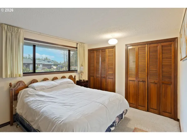 $549,900 | 1650 Northwest Springhill Drive, Albany, OR 97321