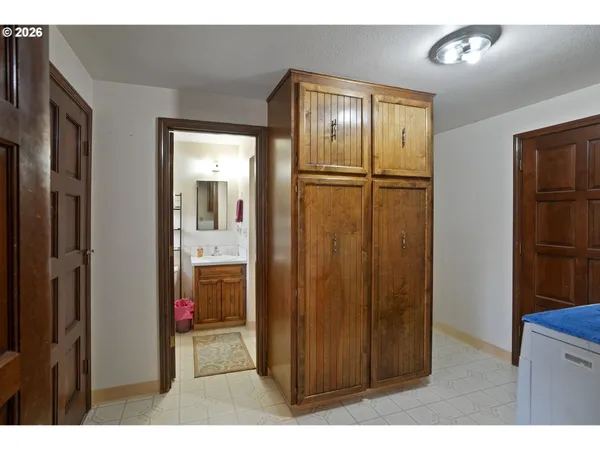 $549,900 | 1650 Northwest Springhill Drive, Albany, OR 97321