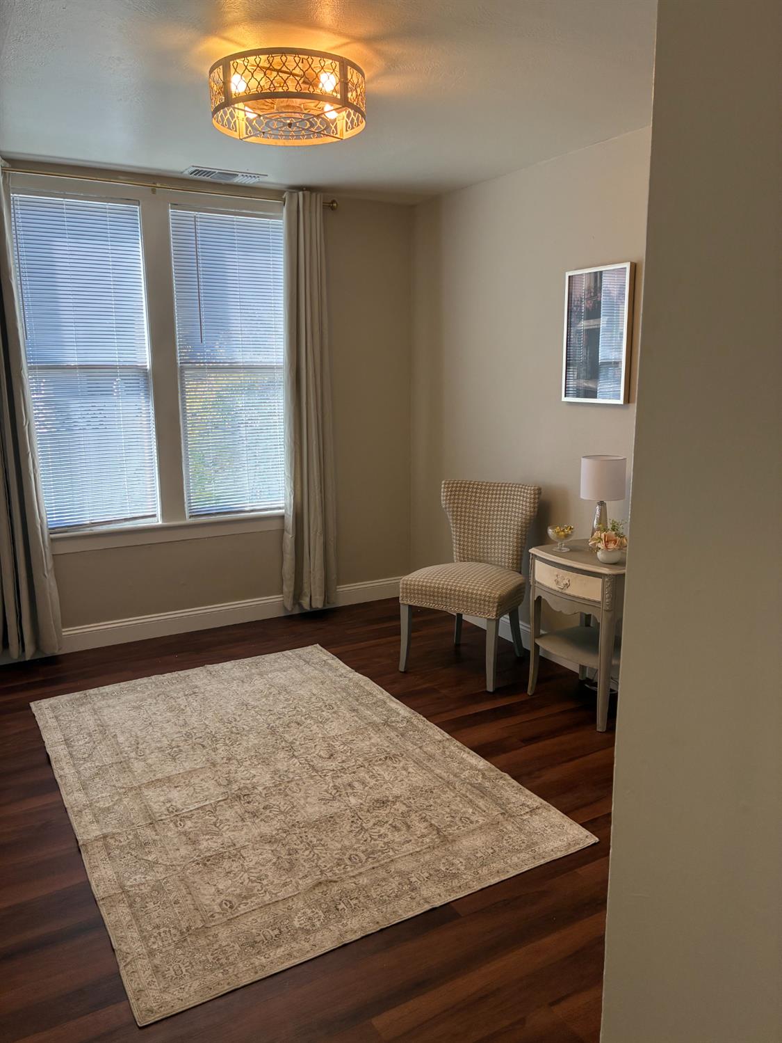 1659 Hazel Street Gridley, CA 95948 - Photo 18 of 70 a living room with a rug