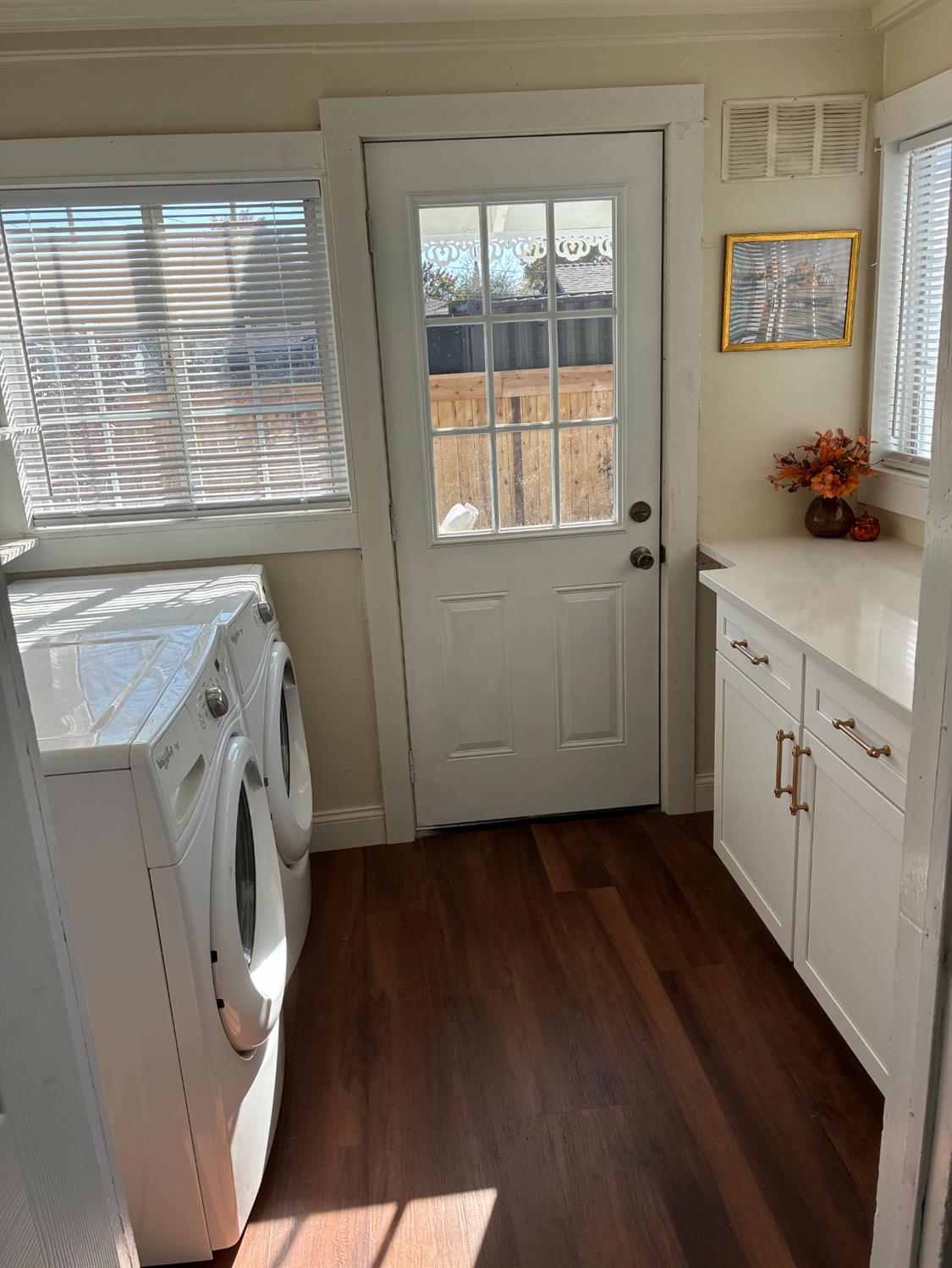 1659 Hazel Street Gridley, CA 95948 - Photo 33 of 70 a utility room with dryer and washer