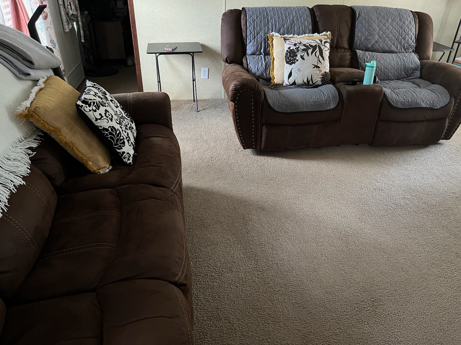 4715 3rd Street Bacliff, TX 77518 - Photo 4 of 18 The living room has plenty of space for comfortable living.