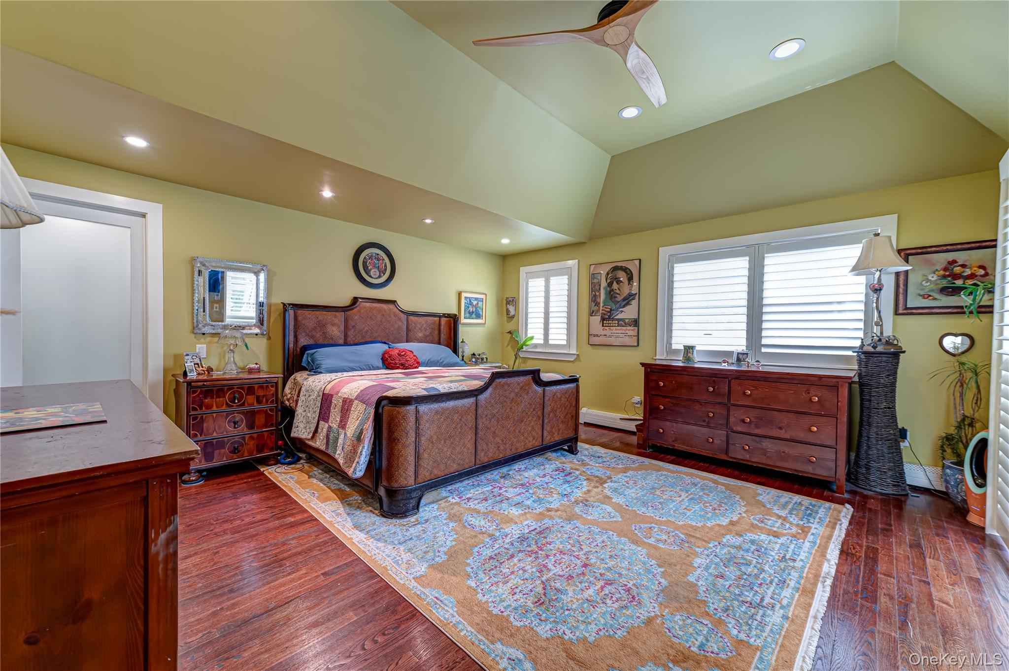 253 Melbury Road Babylon, NY 11702 - Photo 17 of 44