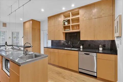 $725,000 | 6320 Kennett Place, Mission, KS 66202