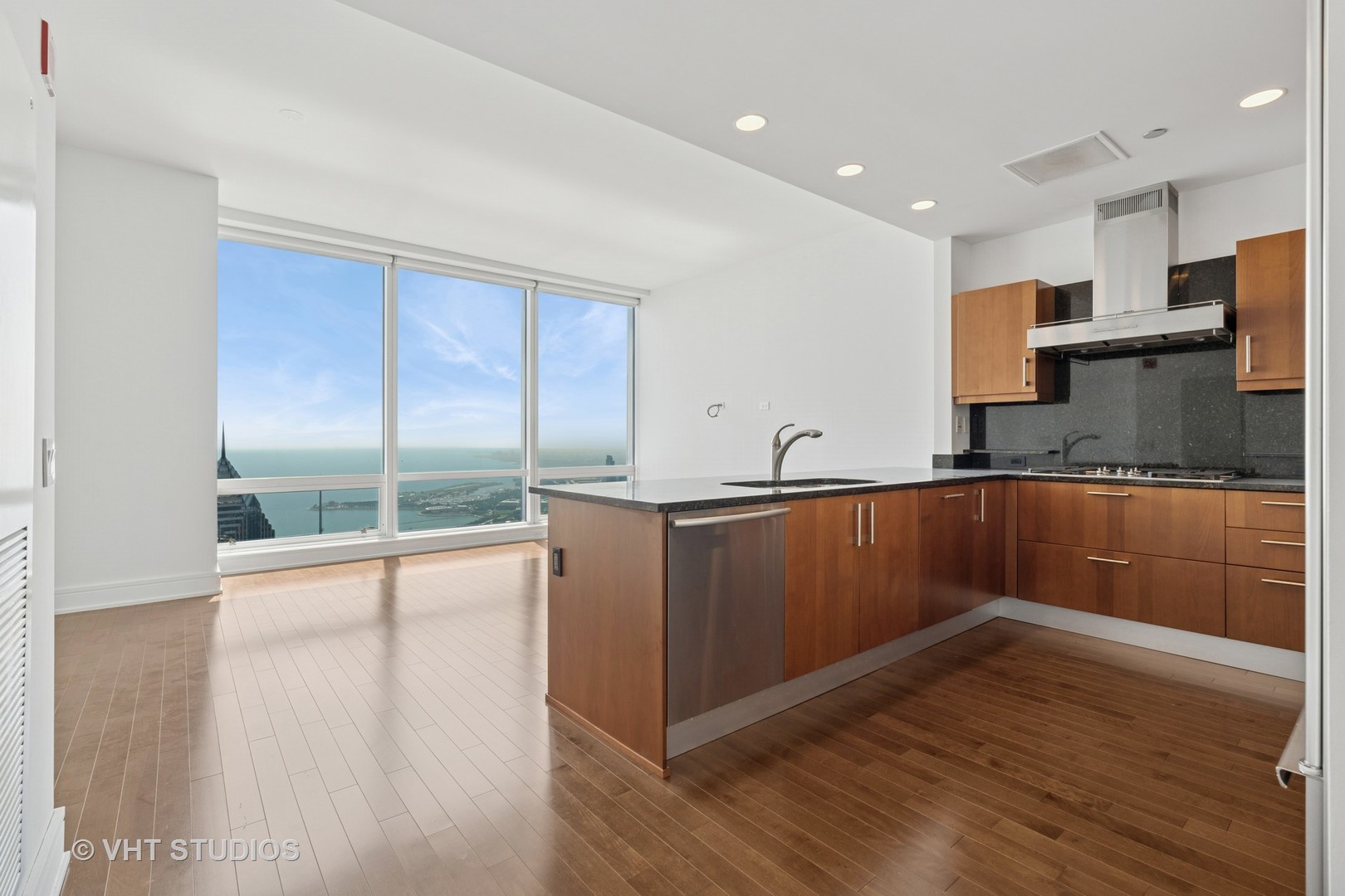 401 North Wabash Avenue, Unit 75E Chicago, IL 60611 - Photo 4 of 32