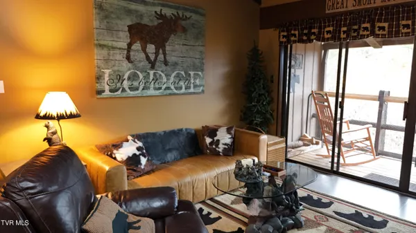 $179,900 | 1081 Cove Road, Unit 1033, Sevierville, TN 37876