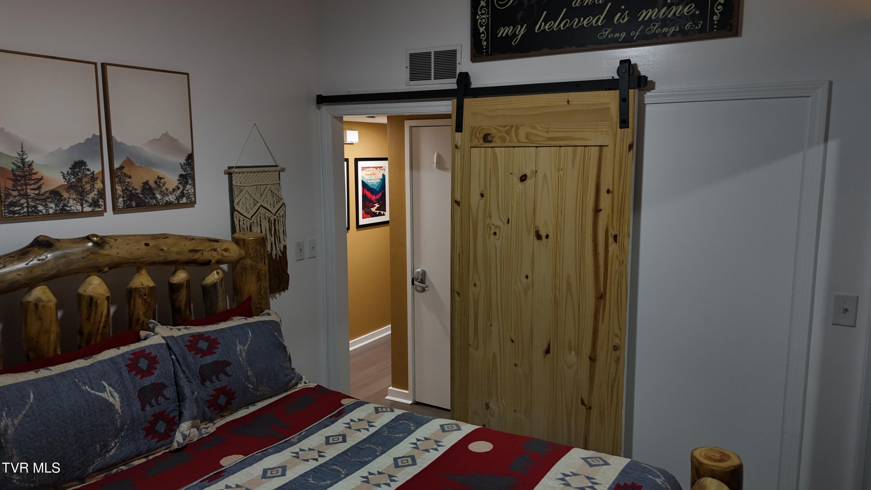 1081 Cove Road, Unit 1033 Sevierville, TN 37876 - Photo 28 of 57 dji_fly_20241120_150148_0903_17322001957