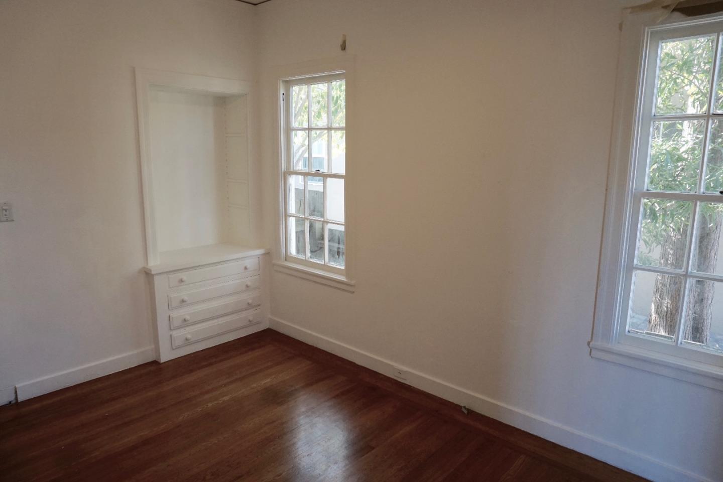 1228 Rhus Street San Mateo, CA 94402 - Photo 4 of 20 Gallery Image 4