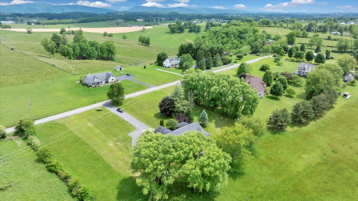 2747 Fairview Road Lewisburg, WV 24901 - Photo 71 of 81 Gallery Image 71