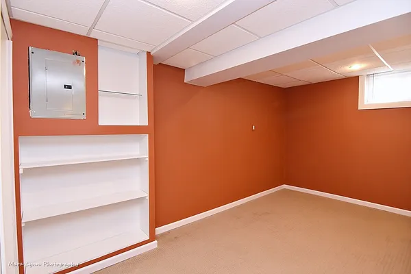 $289,900 | 519 Palace Street, Aurora, IL 60506