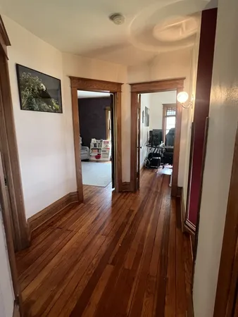 $289,900 | 519 Palace Street, Aurora, IL 60506