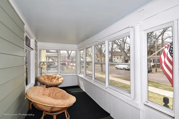 $289,900 | 519 Palace Street, Aurora, IL 60506