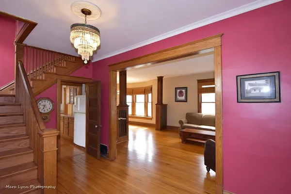 $289,900 | 519 Palace Street, Aurora, IL 60506