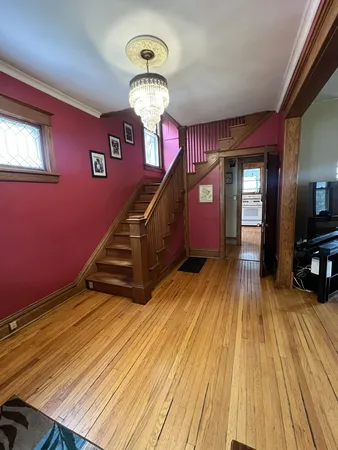 $289,900 | 519 Palace Street, Aurora, IL 60506