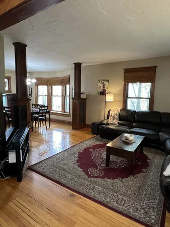 $289,900 | 519 Palace Street, Aurora, IL 60506