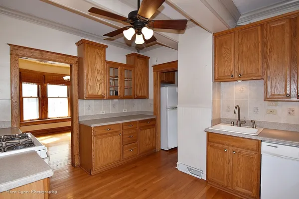 $289,900 | 519 Palace Street, Aurora, IL 60506