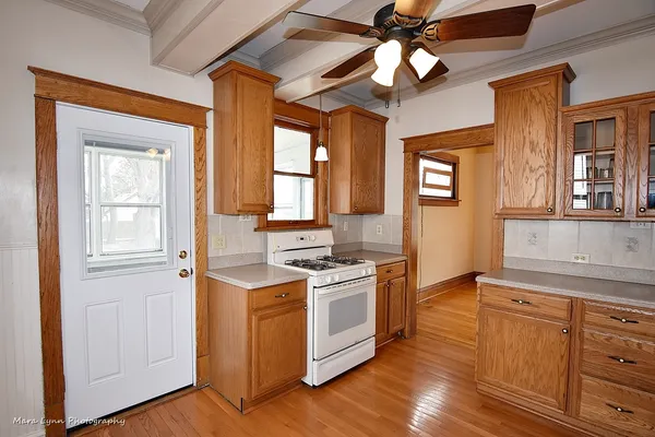 $289,900 | 519 Palace Street, Aurora, IL 60506