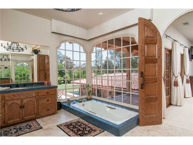 15968 Via Del Alba Rancho Santa Fe, CA 92067 - Photo 15 of 25 Gallery Image 15