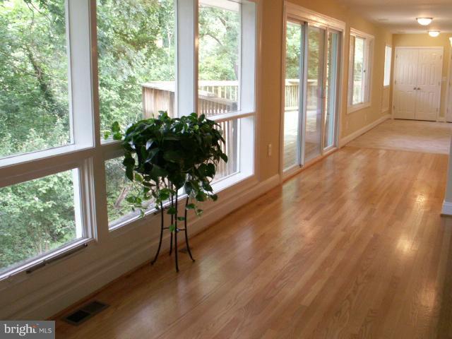 3418 Annandale Road Falls Church, VA 22042 - Photo 23 of 30 Family Room