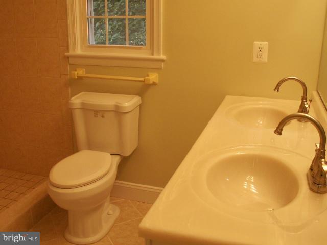 3418 Annandale Road Falls Church, VA 22042 - Photo 26 of 30 Bath (Master)