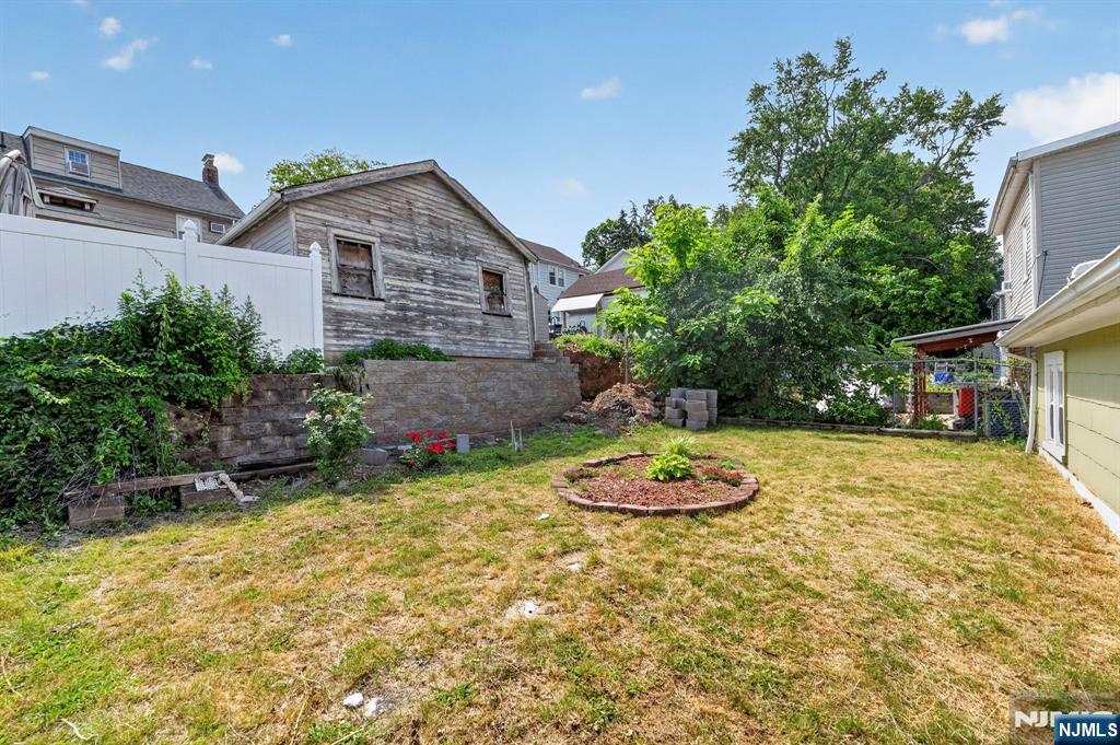 41 Berkeley Place Bloomfield, NJ 07003 - Photo 25 of 30