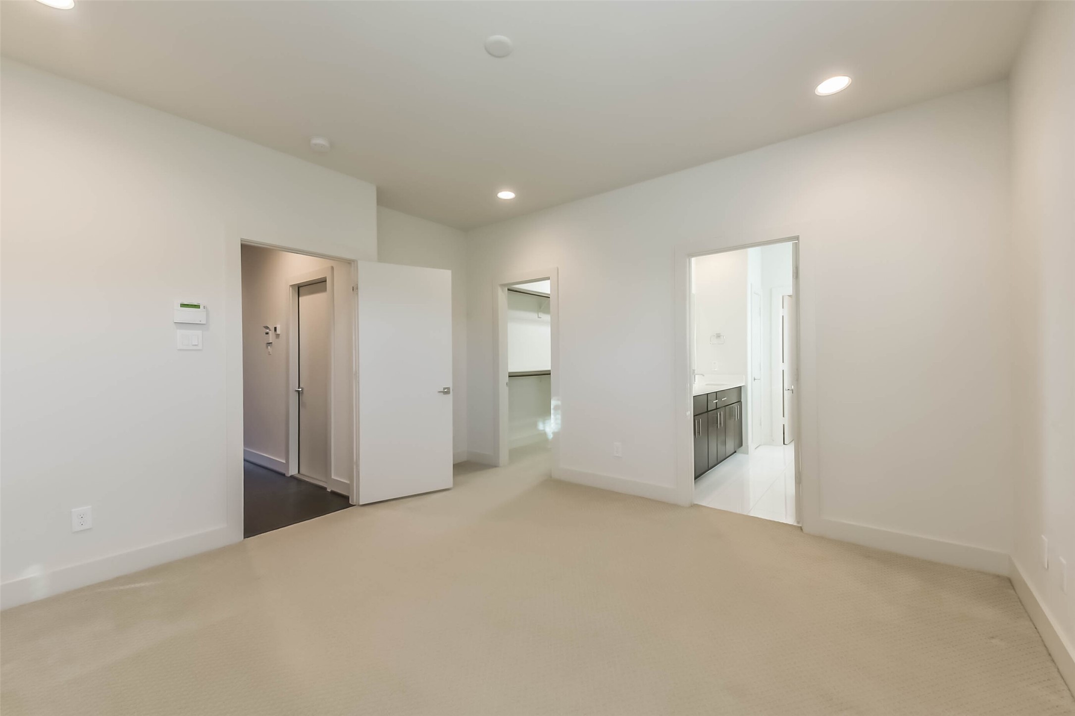 3206 North MacGregor Way, Unit A Houston, TX 77004 - Photo 8 of 30 a view of an empty room