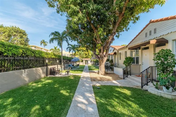 $2,200 | 814 Lenox Avenue, Unit 8, Miami Beach, FL 33139