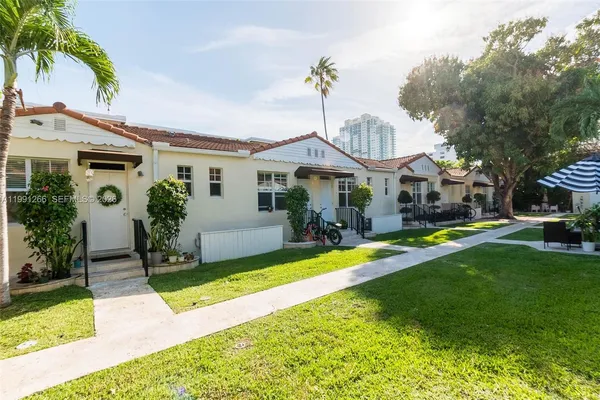 $2,200 | 814 Lenox Avenue, Unit 8, Miami Beach, FL 33139