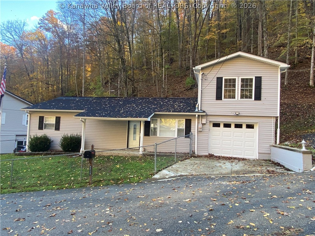 785 Hidden Valley Road Chapmanville, WV 25508 - Photo 3 of 12 Gallery Image 3