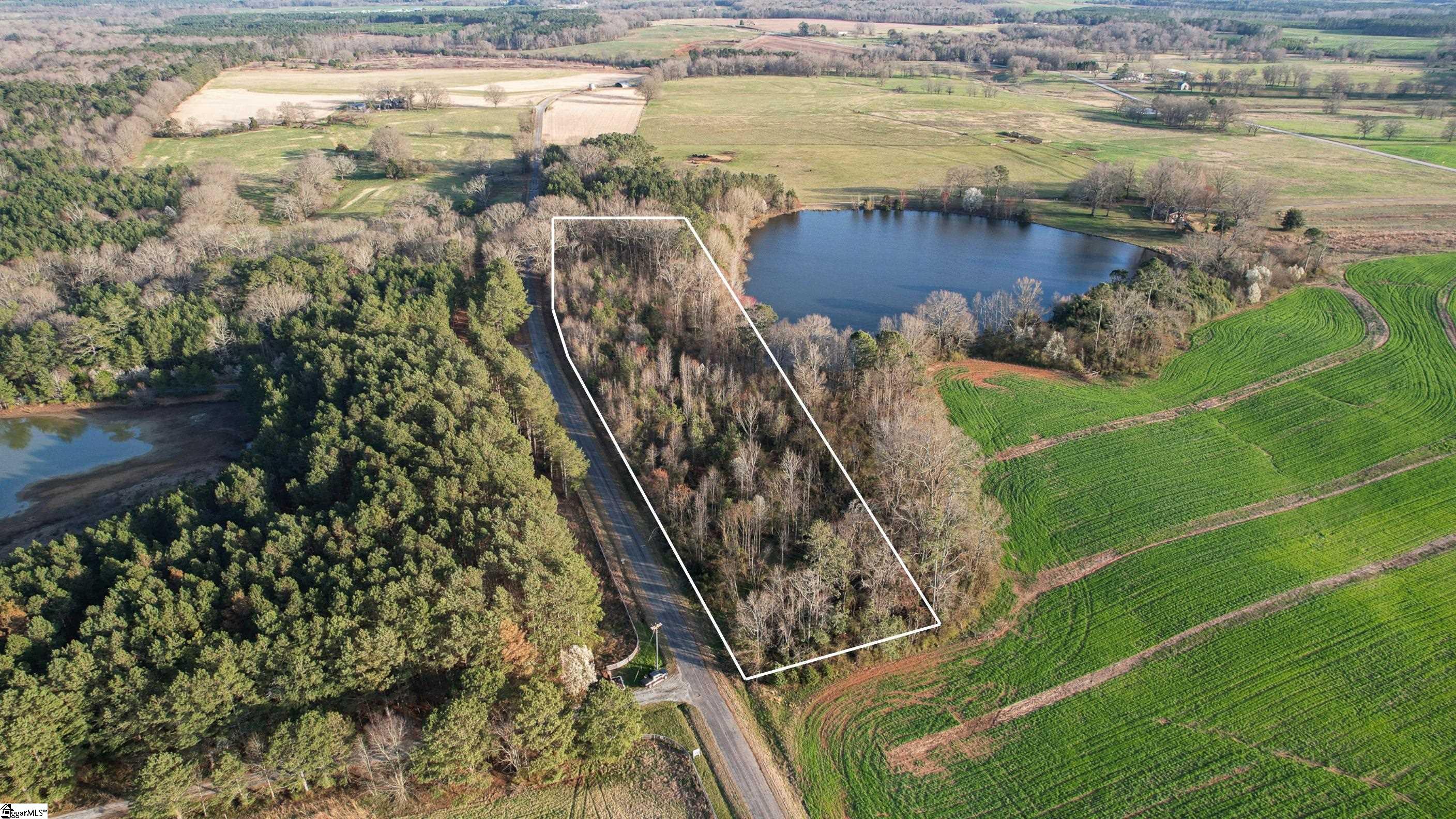 24 Hobby Lane Kinards, SC 29355 - Photo 1 of 16