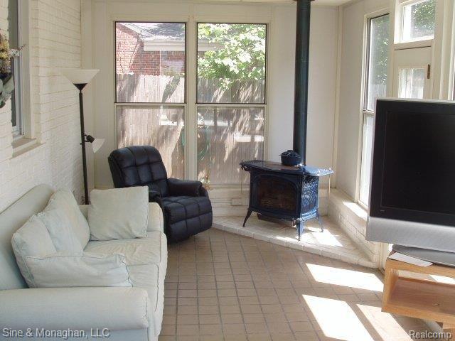 2659 Bembridge Road Royal Oak, MI 48073 - Photo 6 of 25 22 X 10 FLORIDA RM
