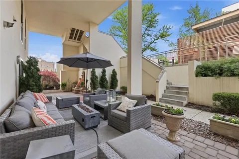 $399,000 | 4557 Walnut Street, Kansas City, MO 64111