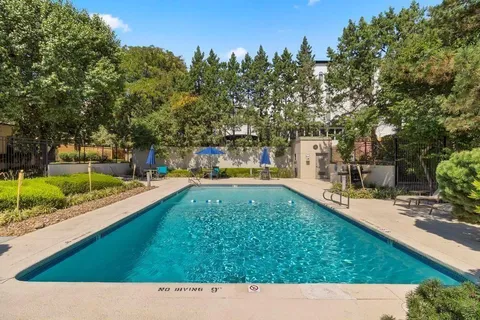 $399,000 | 4557 Walnut Street, Kansas City, MO 64111