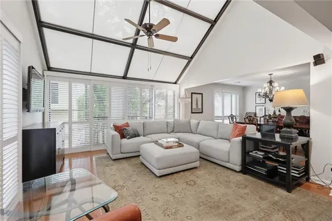 $399,000 | 4557 Walnut Street, Kansas City, MO 64111