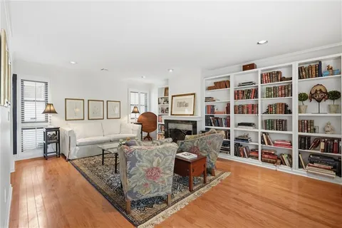 $399,000 | 4557 Walnut Street, Kansas City, MO 64111