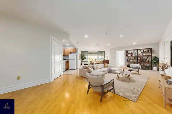 $835,000 | 19-19 24th Avenue, Unit L411 | Astoria