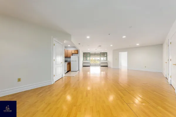 $835,000 | 19-19 24th Avenue, Unit L411 | Astoria