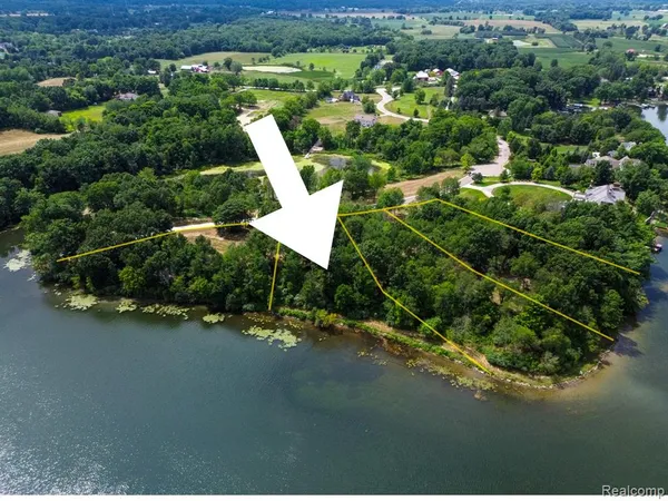 $449,000 | 4 Lakeshore Drive, Columbiaville, MI 48421
