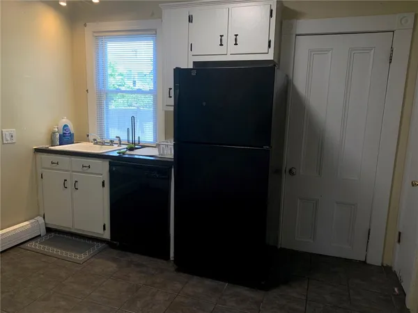 $2,400 | 16 Grafton Street, Newport, RI 02840