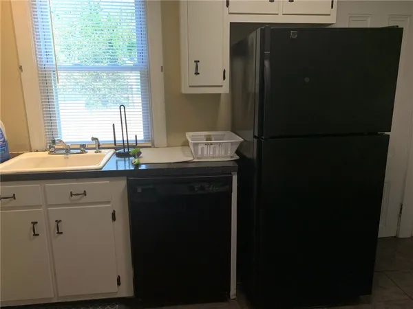 $2,400 | 16 Grafton Street, Newport, RI 02840