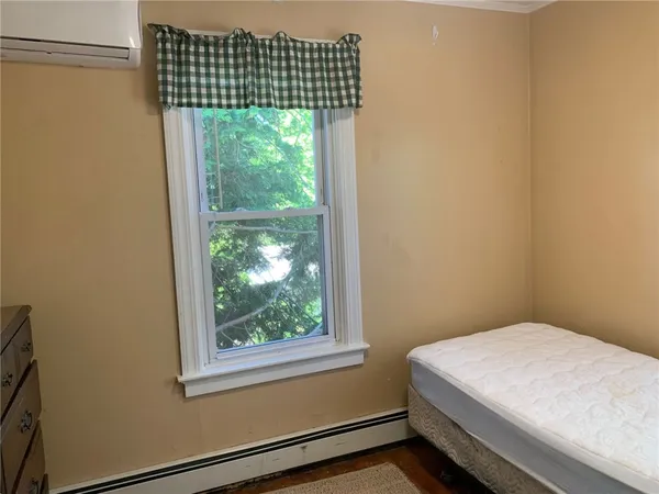 $2,400 | 16 Grafton Street, Newport, RI 02840