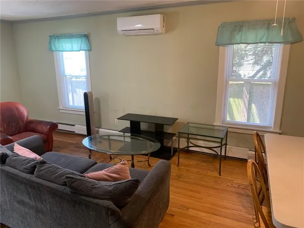 $2,400 | 16 Grafton Street, Newport, RI 02840