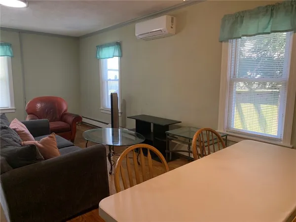 $2,400 | 16 Grafton Street, Newport, RI 02840