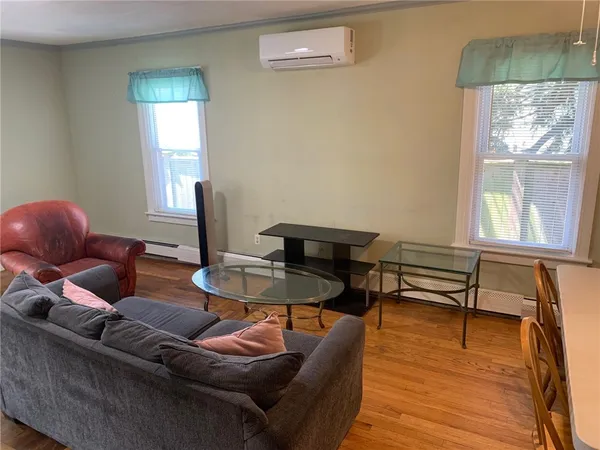 $2,400 | 16 Grafton Street, Newport, RI 02840