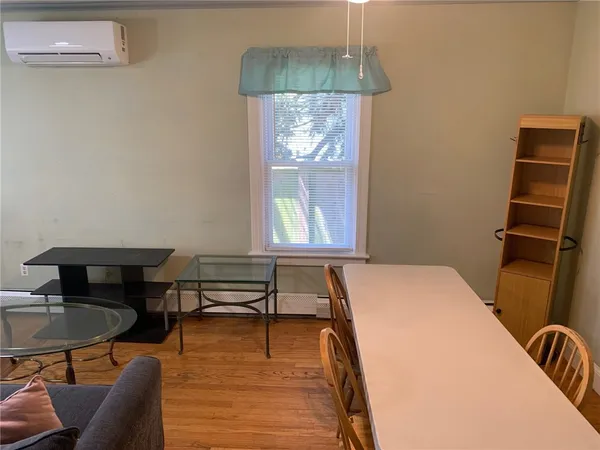 $2,400 | 16 Grafton Street, Newport, RI 02840