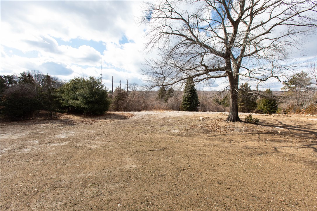 1331 Pippin Orchard Road Cranston, RI 02921 - Photo 5 of 27 Large Private Backyard